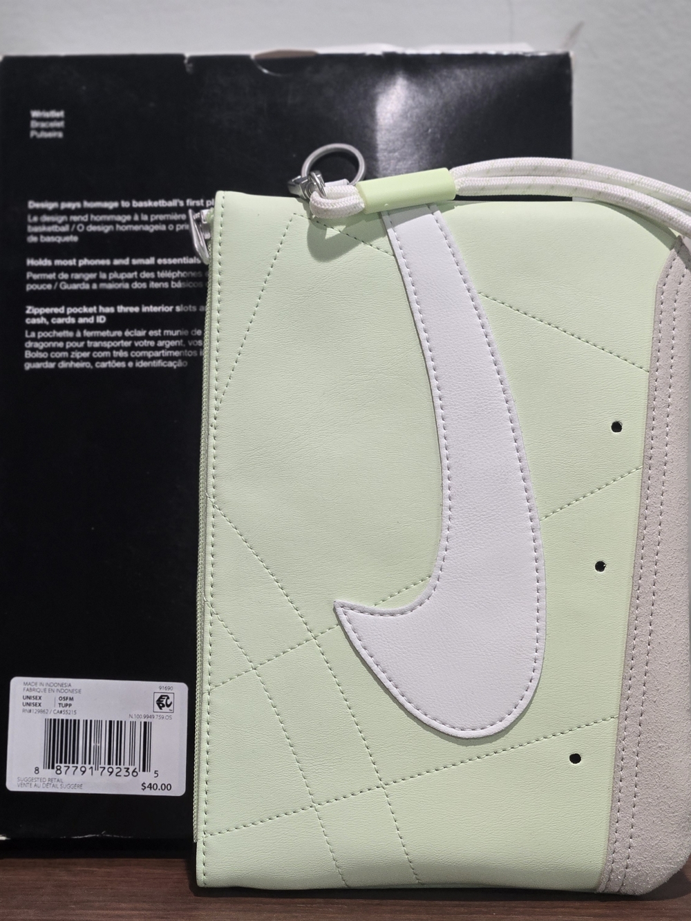 Nike Green Swoosh Wristlet Pouch - Picture 4 of 10